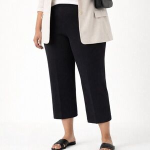 St. John Black Crop knit pants